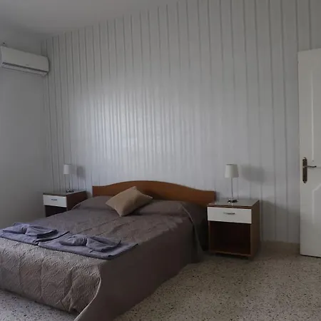 Seaview 3 Bedroom In Apartment