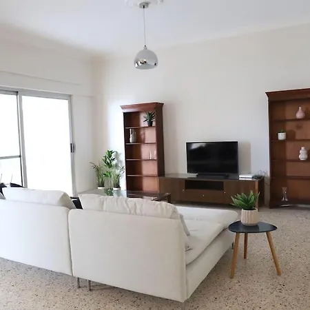 Seaview 3 Bedroom In דירה