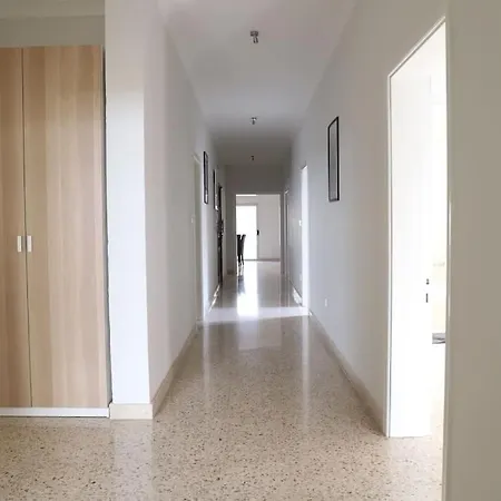 Seaview 3 Bedroom In Apartment