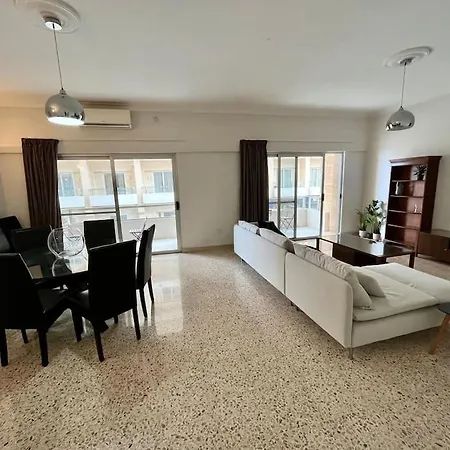 Seaview 3 Bedroom In Apartment Sliema